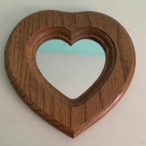 cute dainty wooden heart shaped mirror - Picture 4 of 4